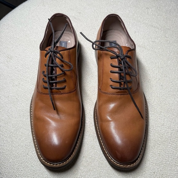 Vince Camuto Brown Leather Oxfords with Polished Finish - Picture 2 of 9